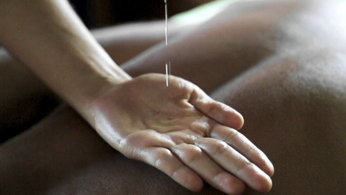 Reiki: Discover the Power of Healing Hands. 