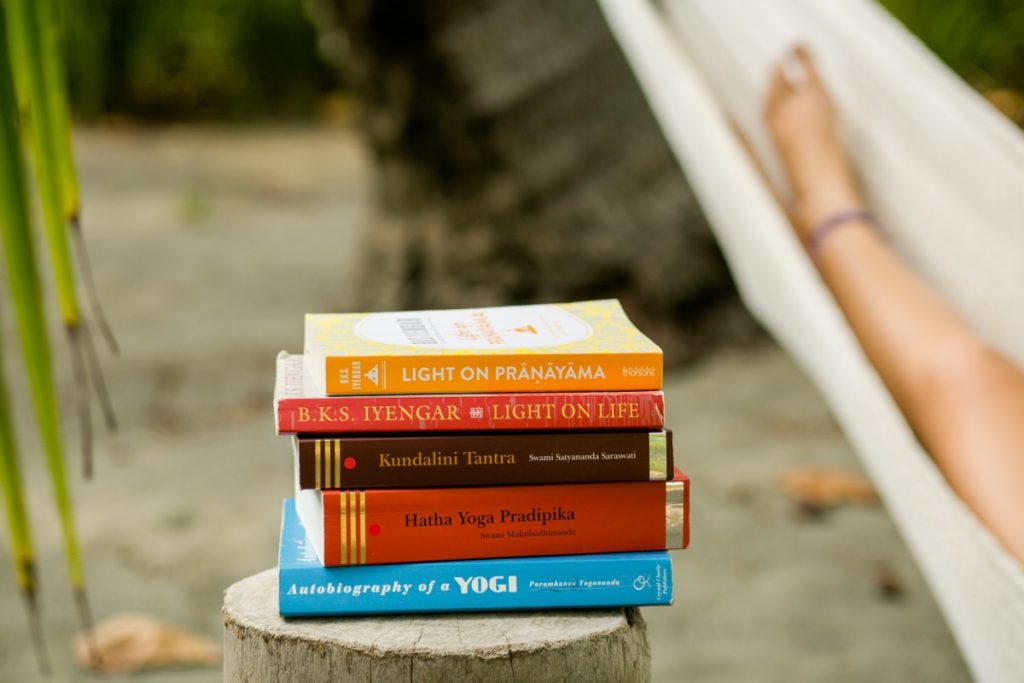 The Top books for yoga teacher training blue osa