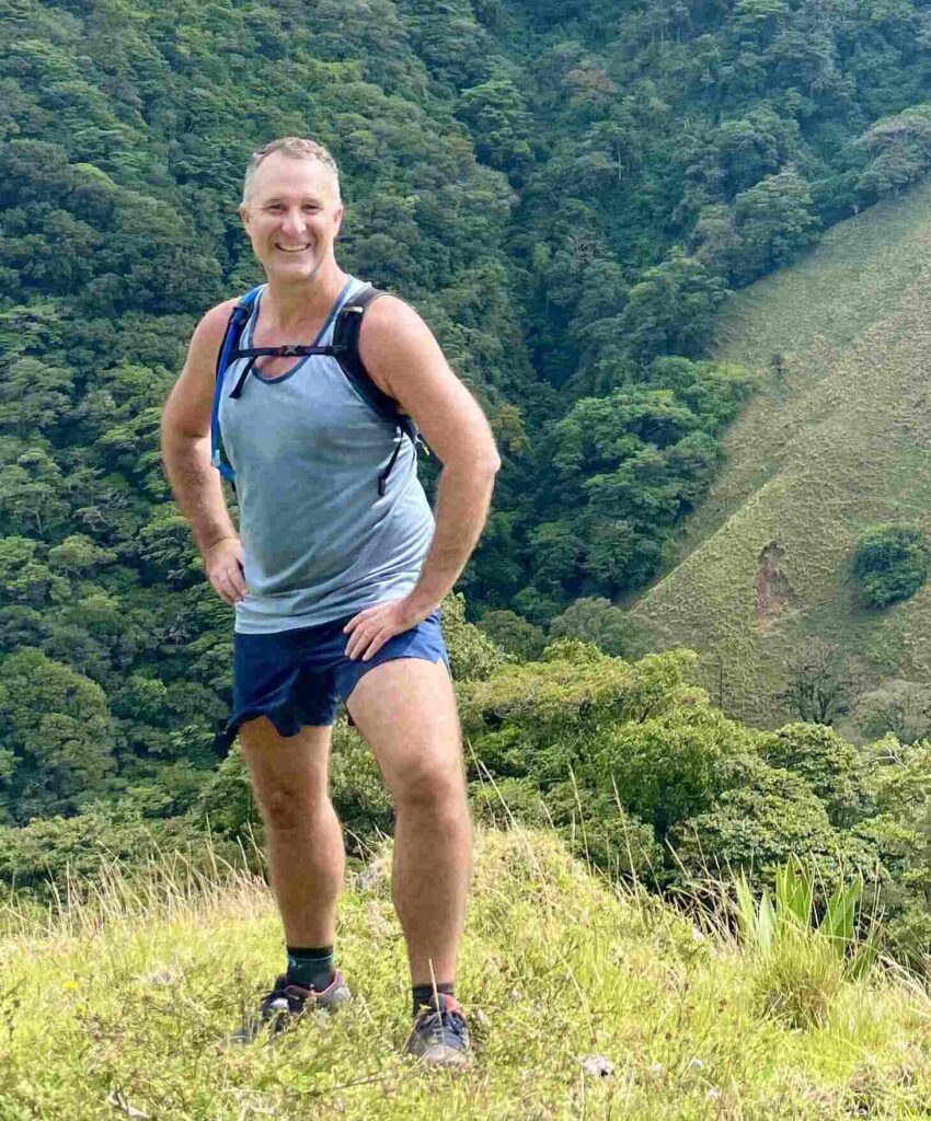 yogi Aaron hiking | no knee pain | applied yoga anatomy muscle activation