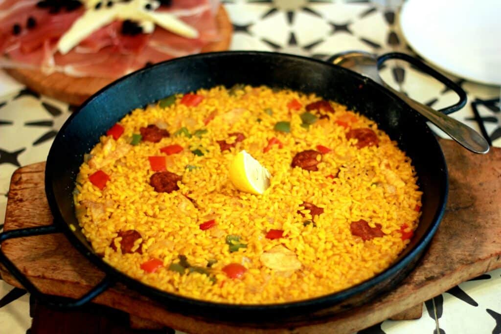 Photo by Antonio Castellano. paella in cooking pan